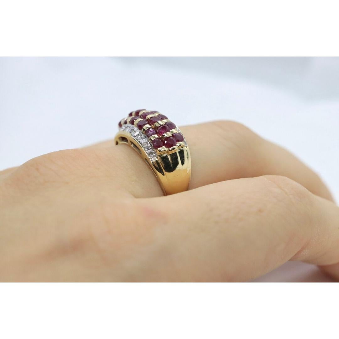 14k Rubin und Diamant breiter, mit Cluster verzierter Ring. 14k Gelbgold und Diamant 2