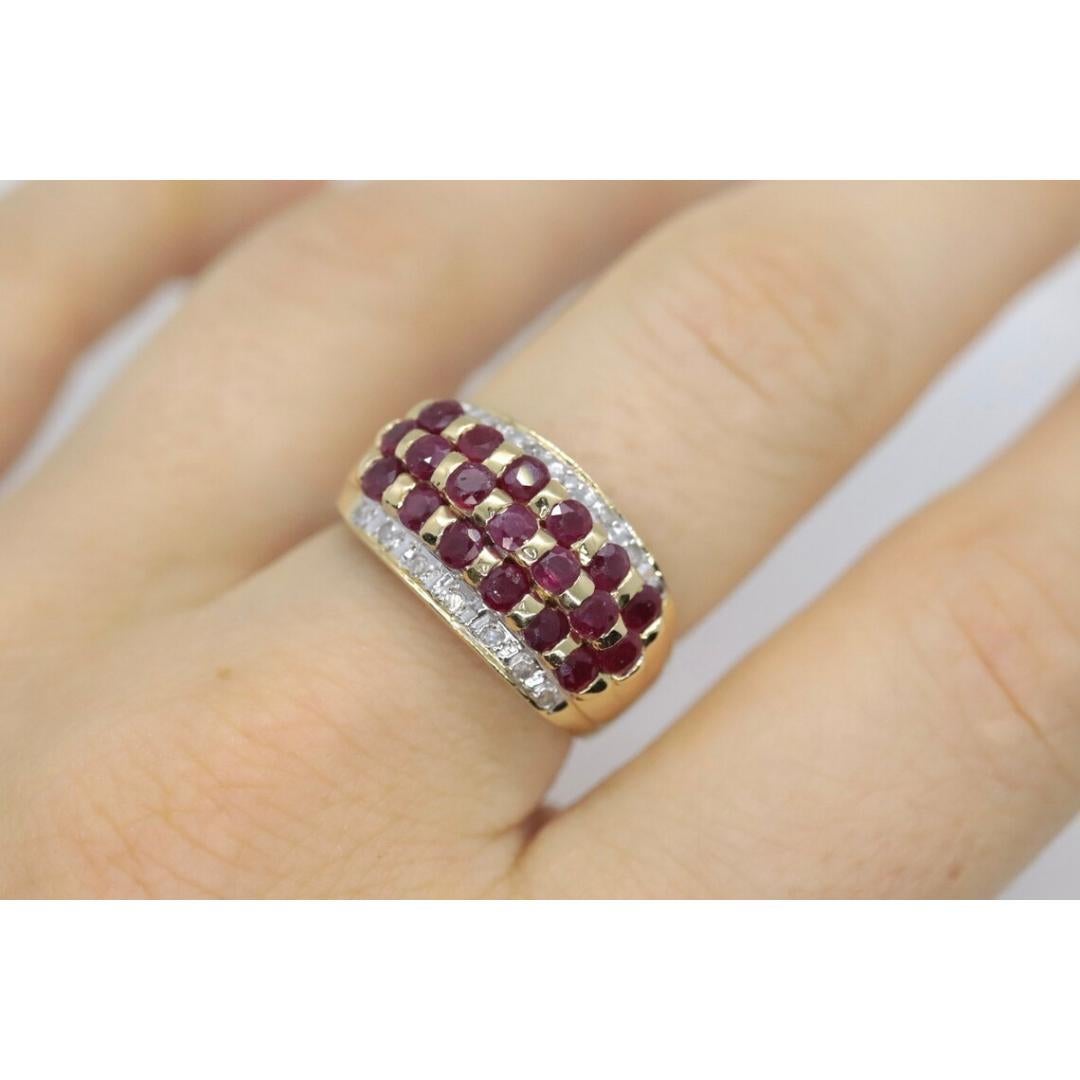 14k Rubin und Diamant breiter, mit Cluster verzierter Ring. 14k Gelbgold und Diamant 4