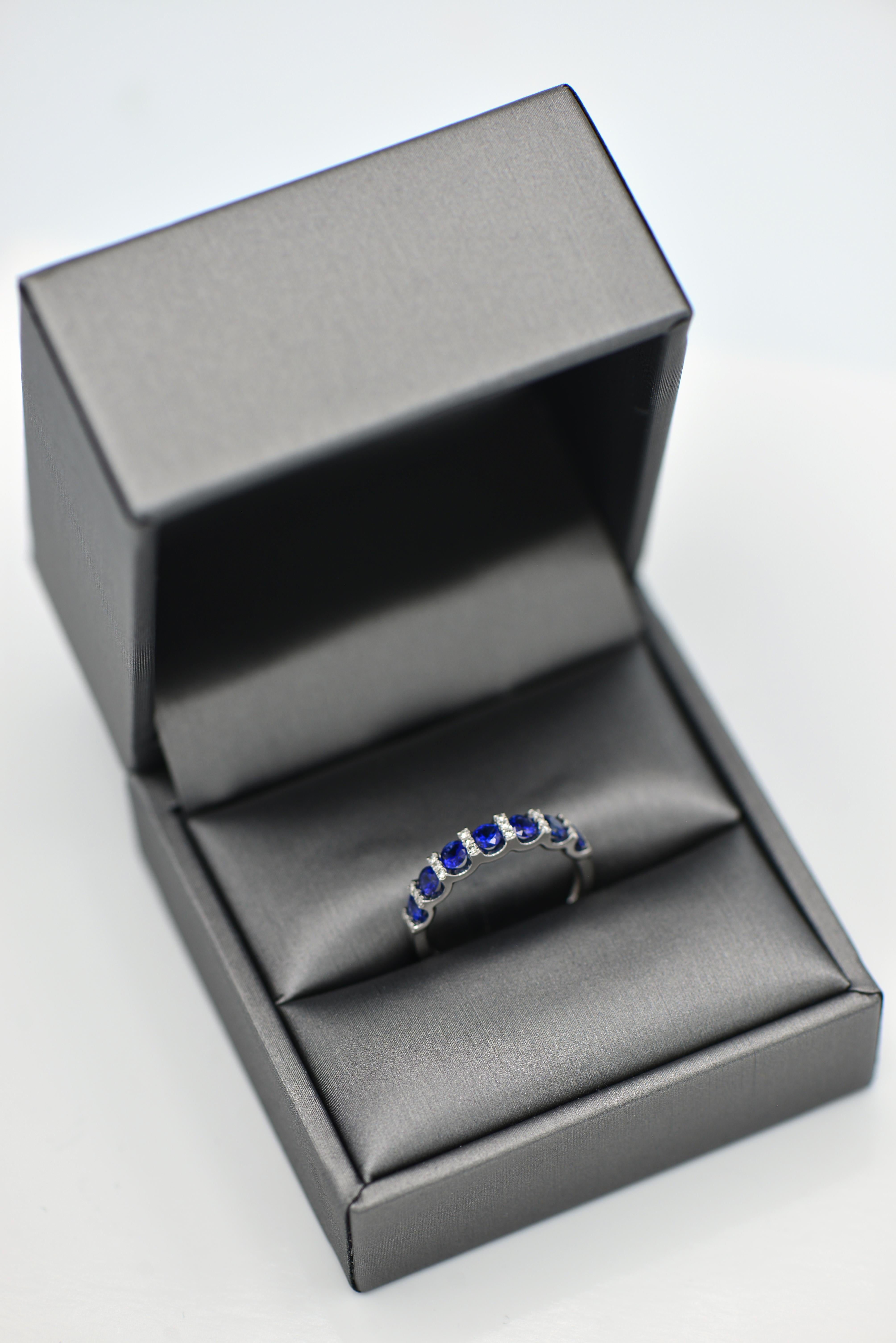 Contemporaneo Fascia The Row con zaffiri e diamanti 14K in vendita