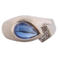 14k Saphir Ring. 14k Weißgold Echter birnenförmiger Saphir Cabochon Lünette Diamant