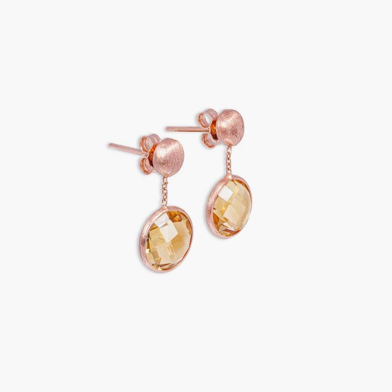 Orecchini a goccia Kensington in oro rosa satinato 14K con citrino

Elegante e classica, la collezione Kensington presenta diverse combinazioni di colore di pietre semi-preziose sfaccettate incastonate in un castone satinato in oro rosa 14K. Le