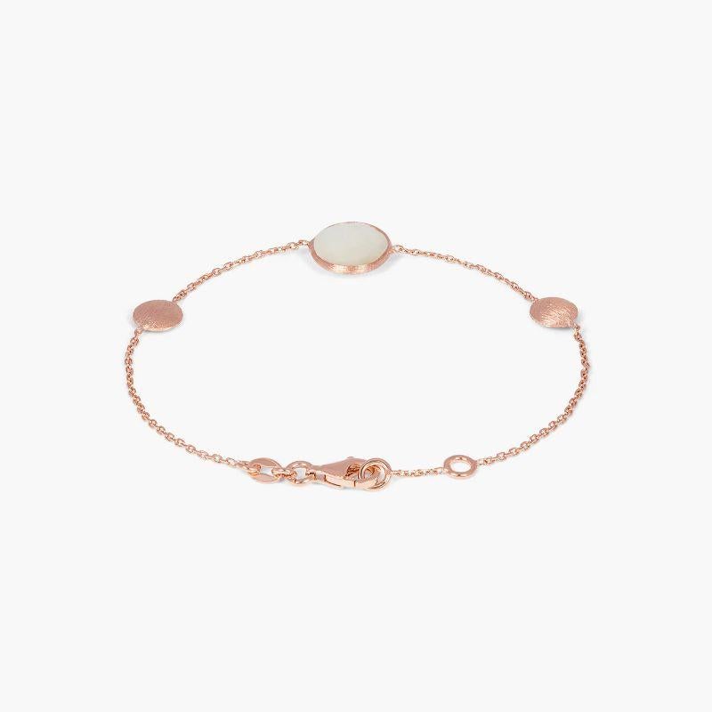 14K satin rose gold Kensington single stone bracelet in white mother of pearl

This bracelet features a faceted stone set on a delicate chain. Each stone is bezel set and holds a unique meaning, with mother of pearl being the stone of prosperity.