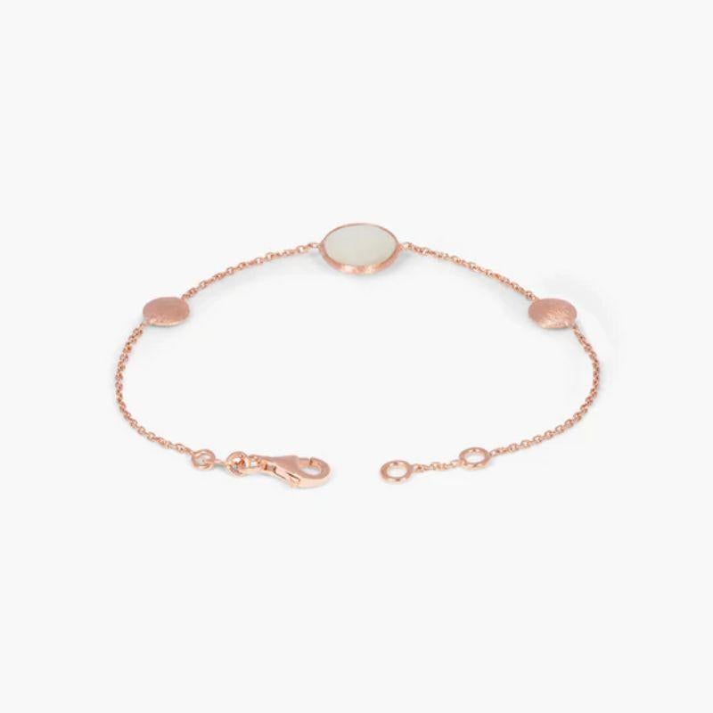 14K Satin Rose Gold Kensington Single Stone Bracelet in White Mother of Pearl In New Condition For Sale In Fulham business exchange, London