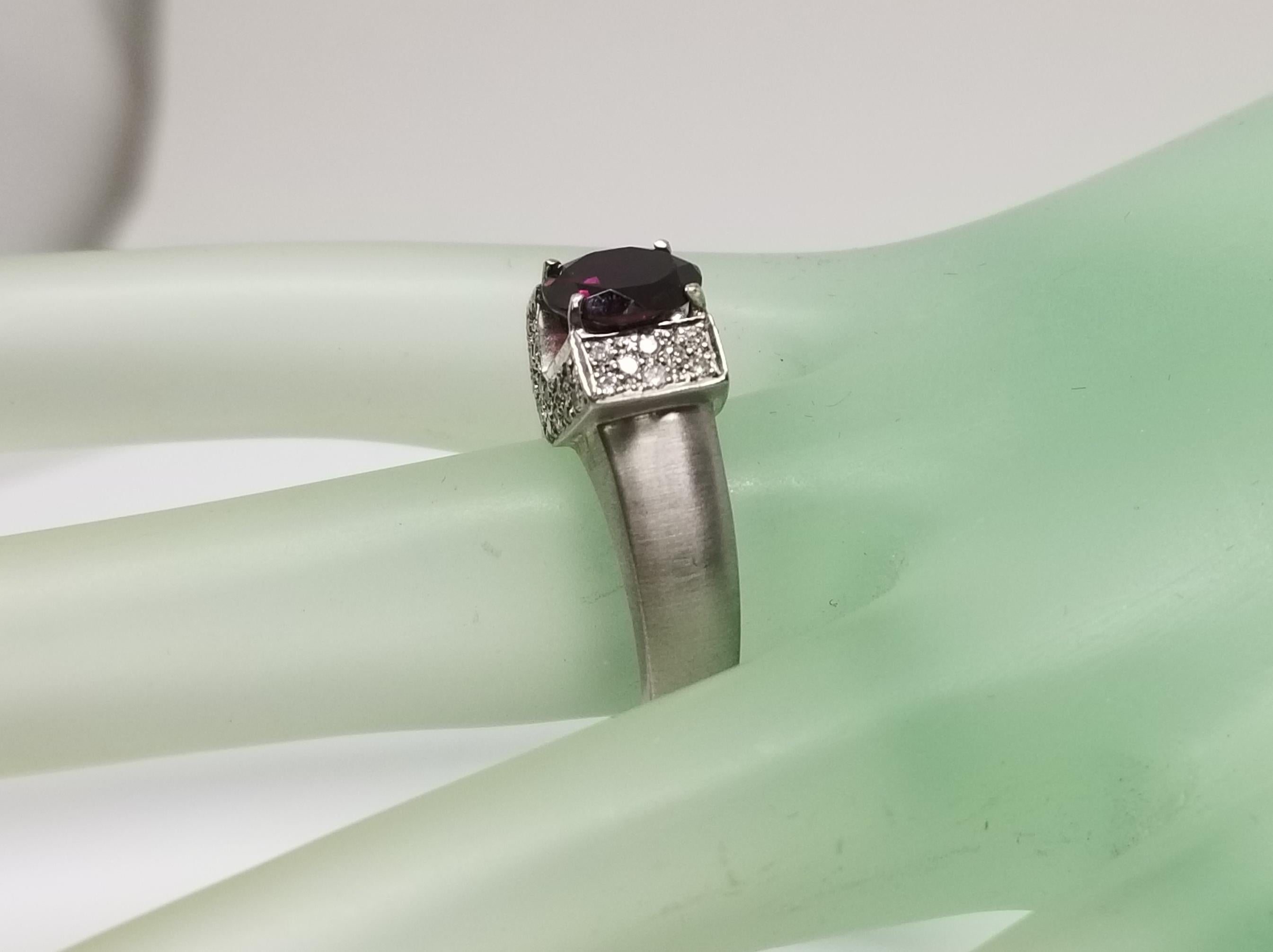 14k shite gold Rhodolite Garnet and Diamond Ring In New Condition For Sale In Los Angeles, CA