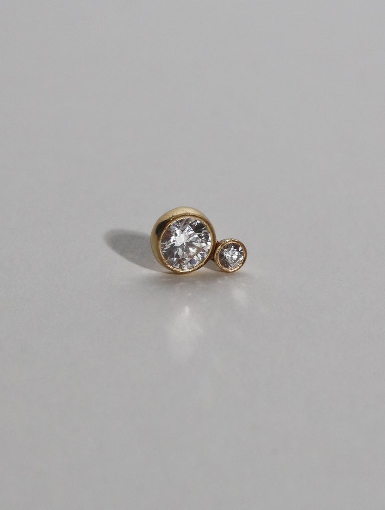 Round Cut 14k Single Stud Accent Earring with Diamonds For Sale
