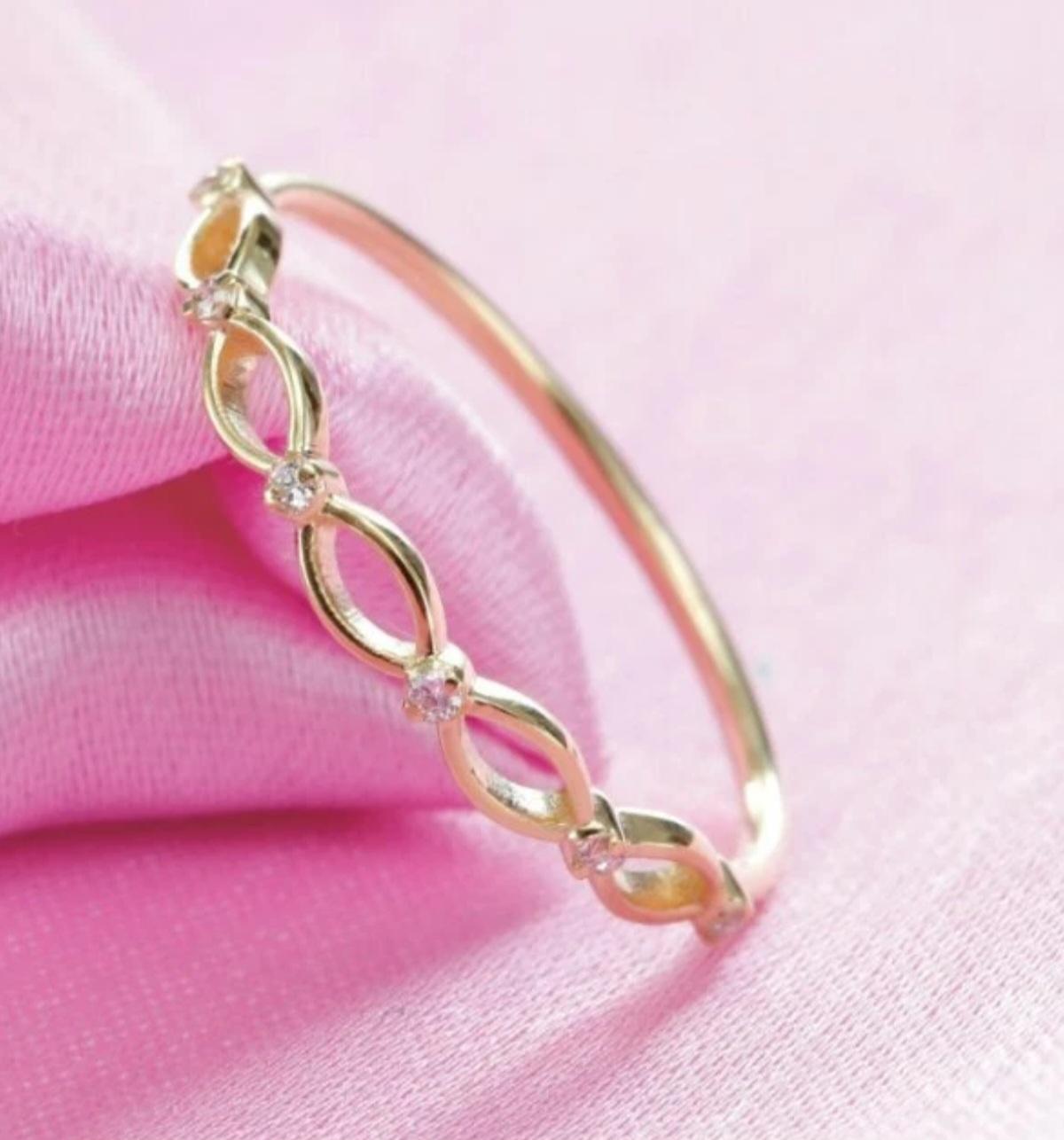 Anello di diamanti solidi 14k Fasce a mezza eternità Art Deco Fasce di diamanti per compleanno. in vendita 2