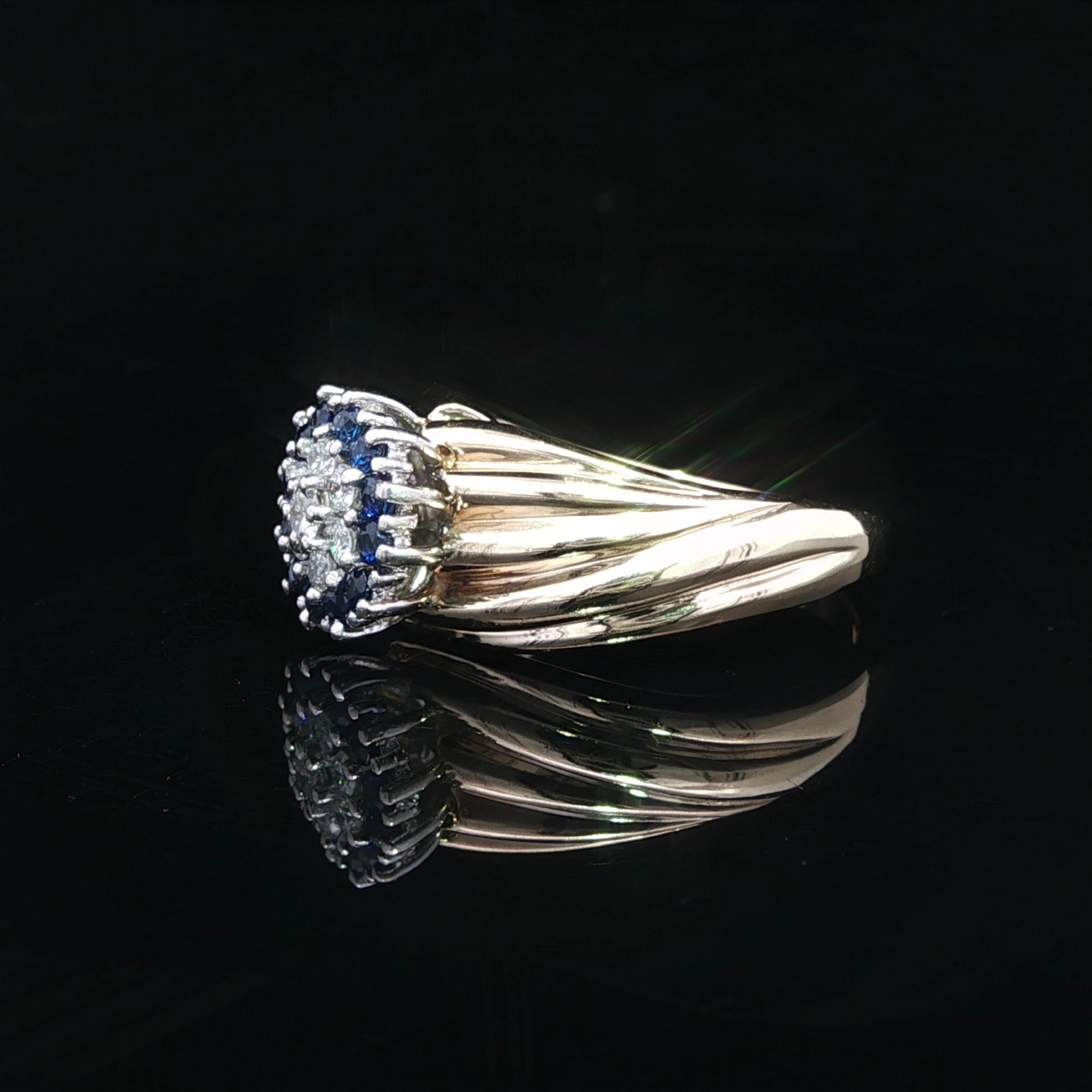 Bague en or massif 14k 0.54ctw Saphir Diamant Cluster Flower Swirl Grooved Ring en vente 5