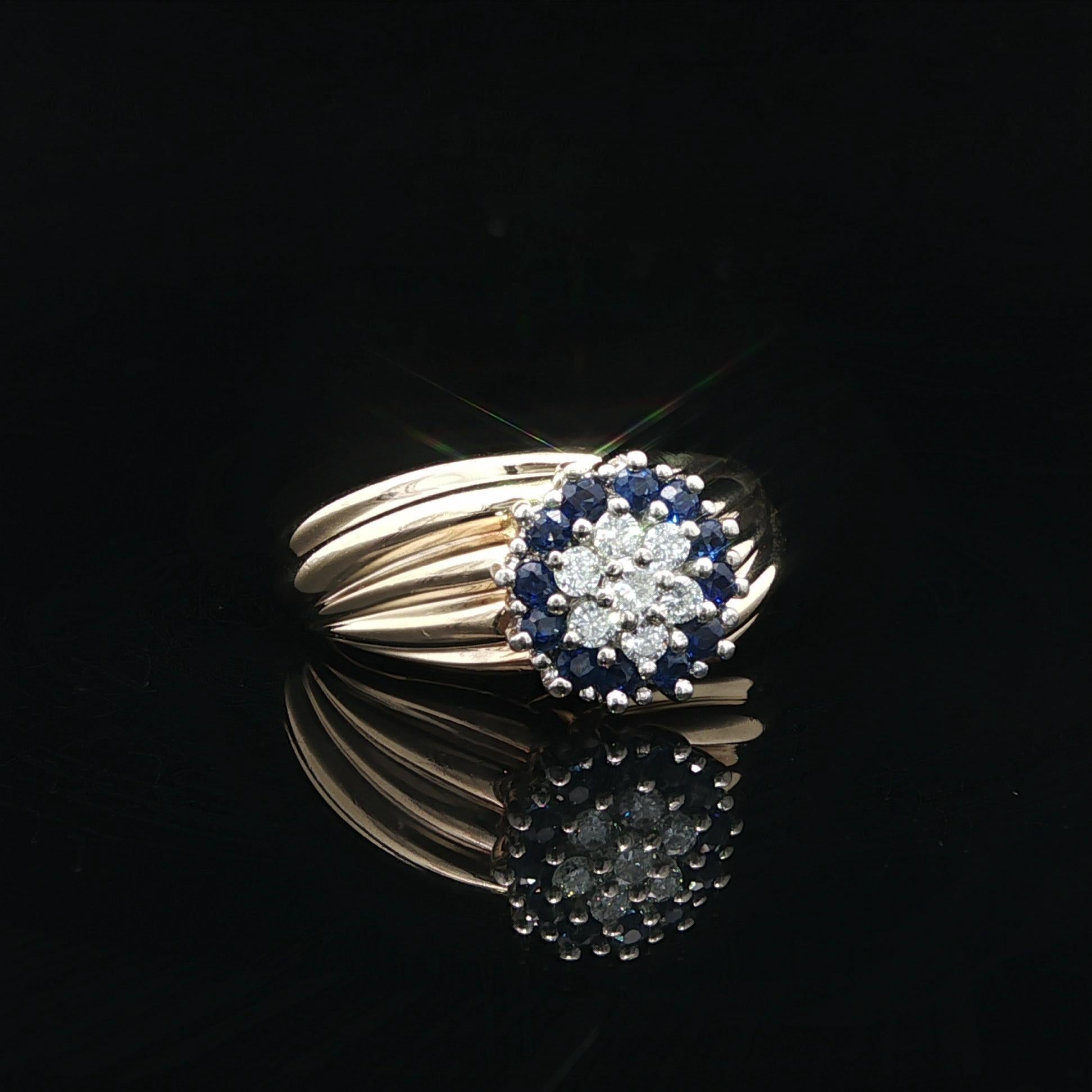 Bague en or massif 14k 0.54ctw Saphir Diamant Cluster Flower Swirl Grooved Ring en vente 6