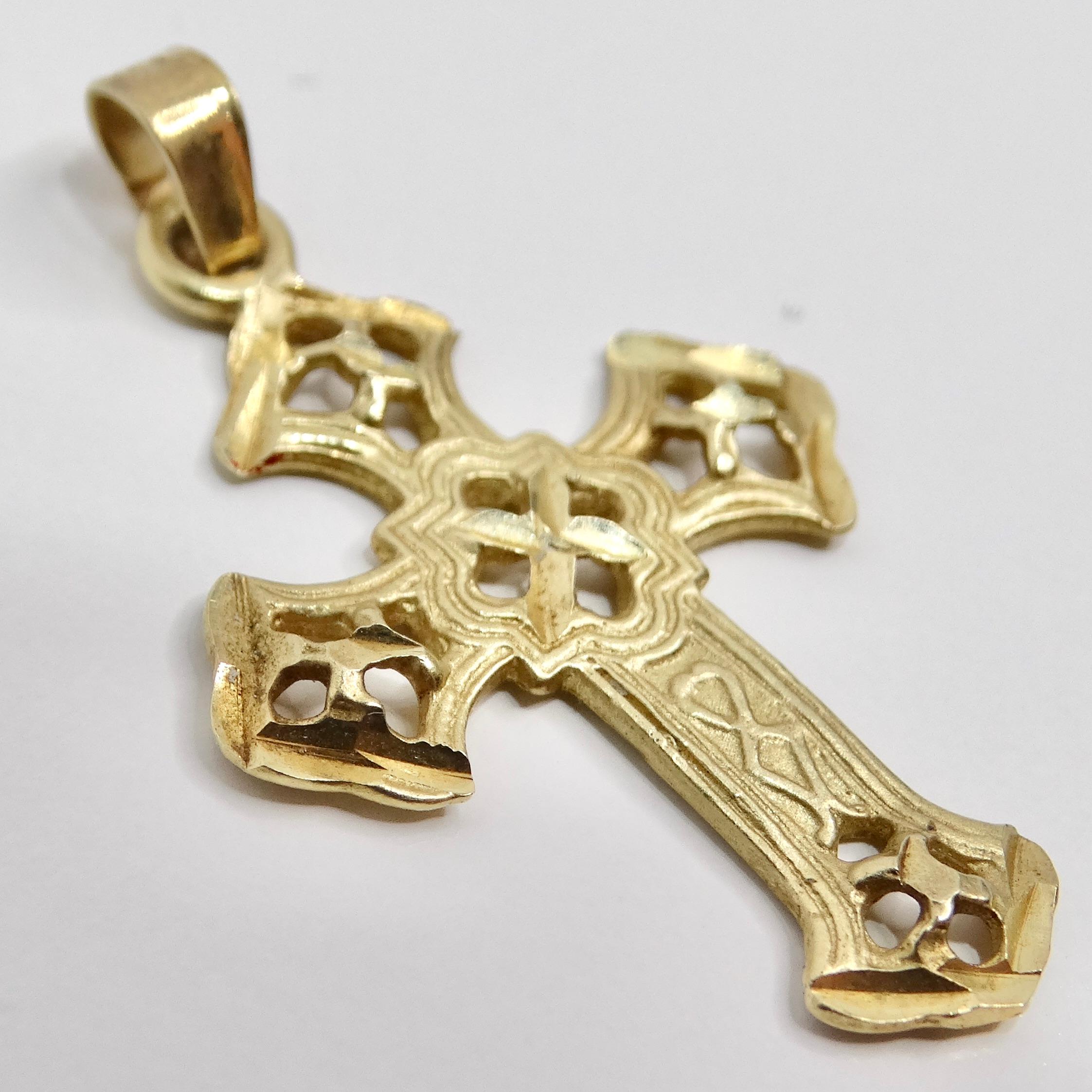 14k Solid Gold 1960s Cross Pendent In Excellent Condition For Sale In Scottsdale, AZ