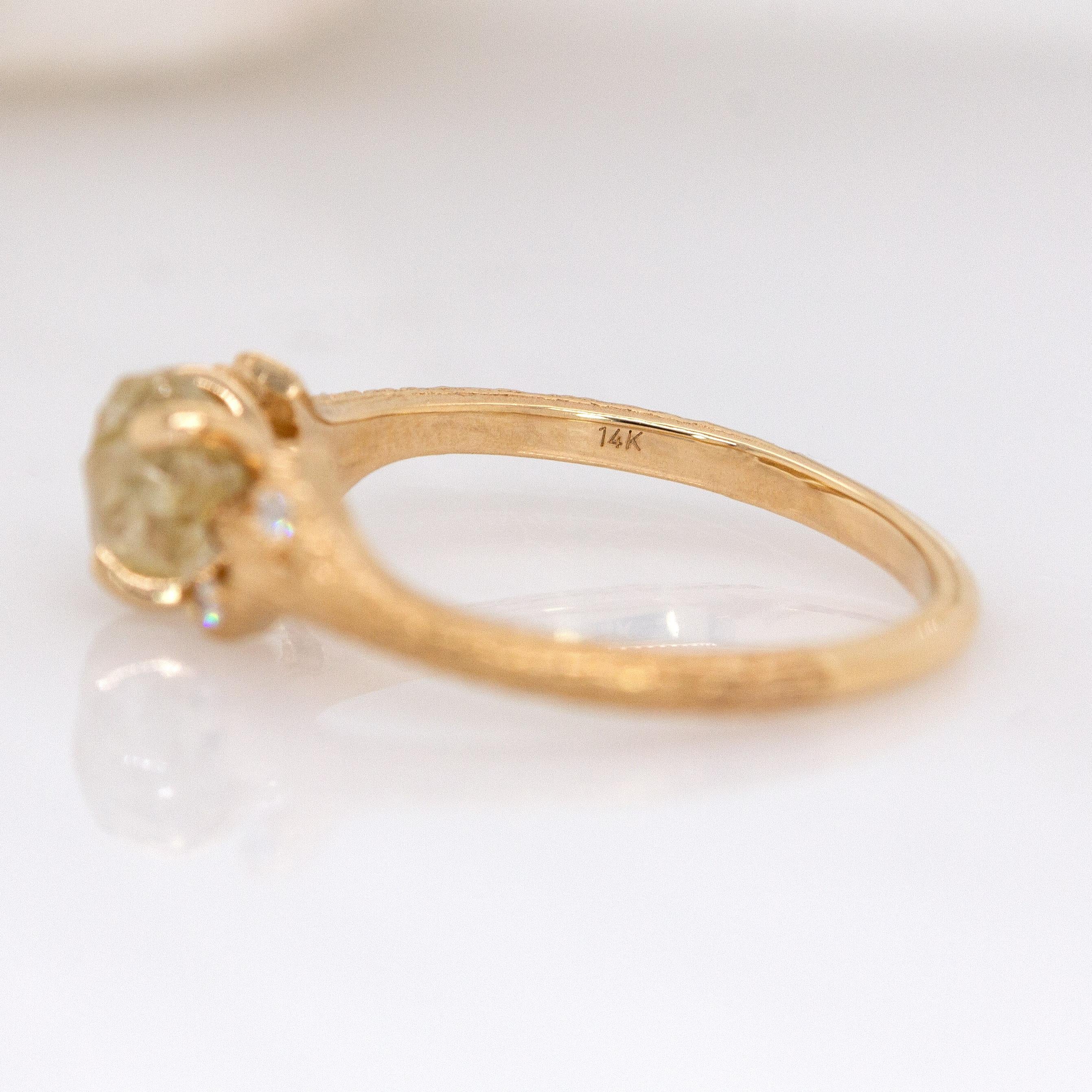 Donna Anello con diamante canarino in oro massiccio 14K: accenti di diamanti naturali, ispirato alla Nature in vendita