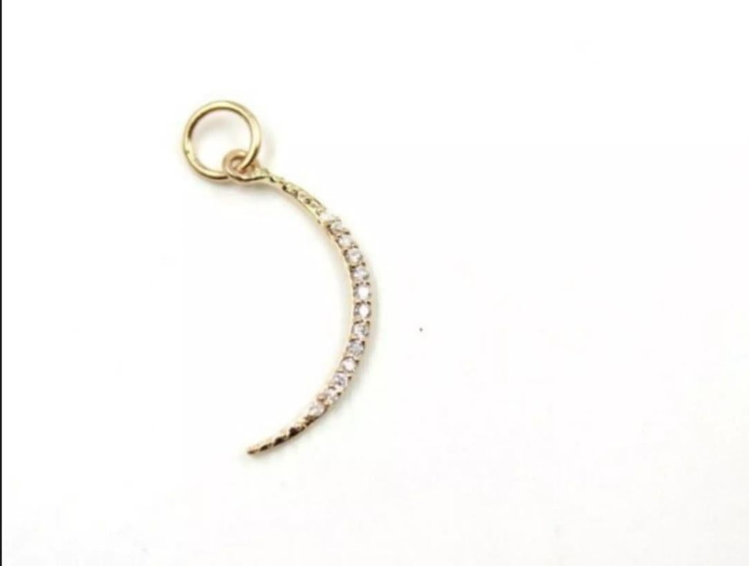 Ciondolo a mezzaluna in oro massiccio 14K con diamante, simbolo dell'amore, regalo di Natale. in vendita 1