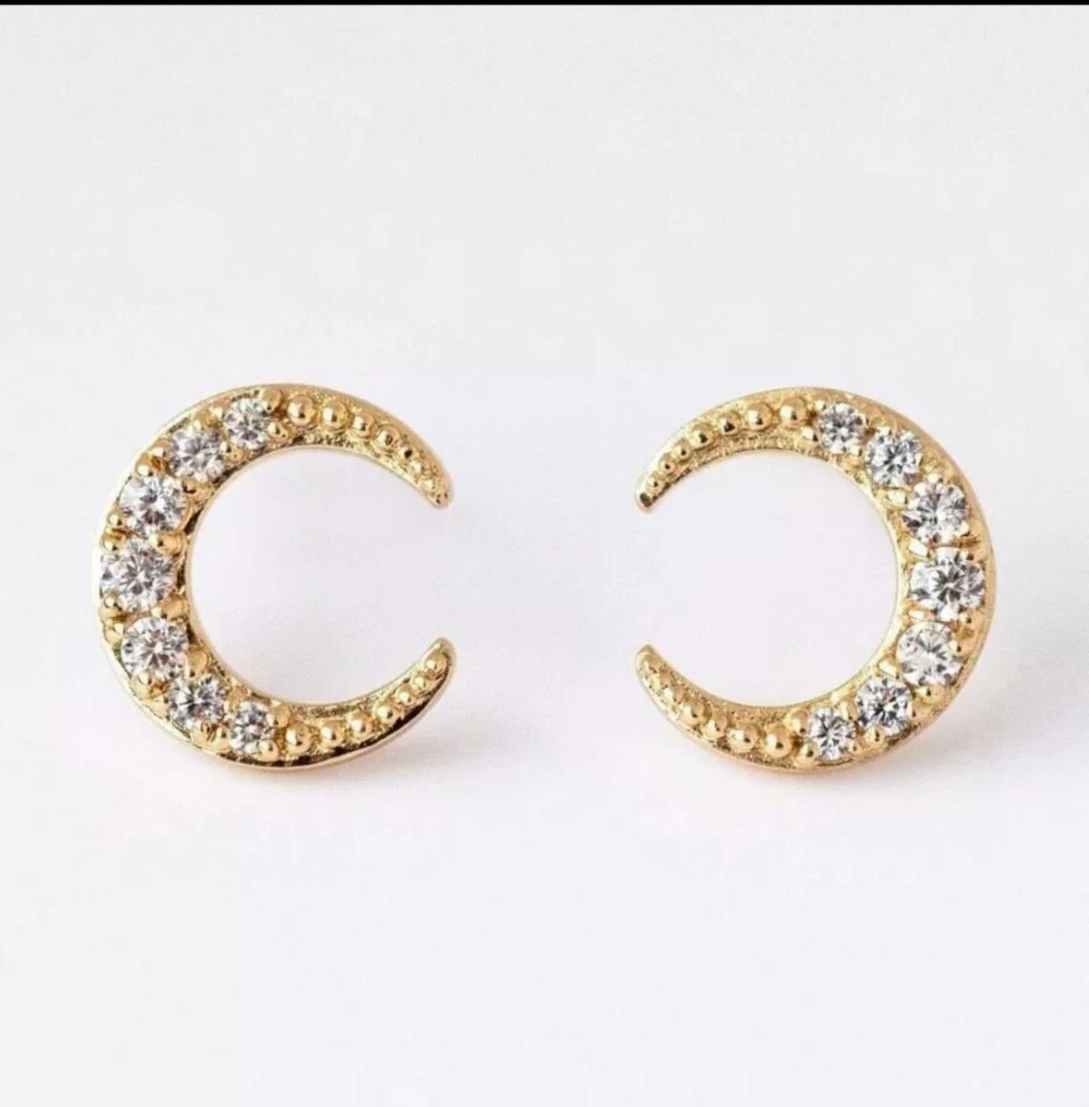 14k Solid Gold Crescent Half Moon Stud Earrings Christmas Gift For Womens. In New Condition In Chicago, IL