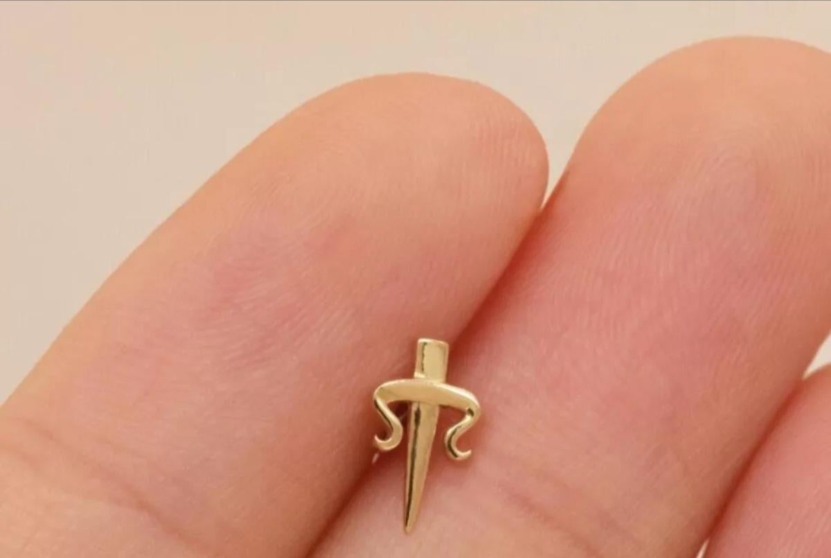 14K Solid Gold Dagger Stud Earrings For Women Cute Sword Piercings Jewelry.

Item Diameter
8.5 mm
Item Length
6 mm
Base Metal
Yellow Gold

A P P R O X T I M E

All items are custom made to order. Our approx time is about 6 - 10 business days. This