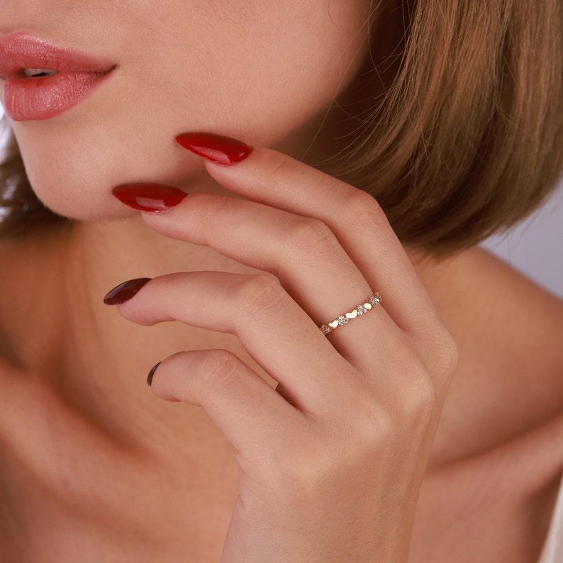 14k Solid Gold Dainty Full Eternity Band Diamond Infinity Heart Ring Unique Gift.

Karat gesamt: 0,24 ct
Gesamtzahl der Diamanten: 24
Länge: 21,35 mm
Breite: 2,70 mm
Höhe: 1,50 mm

A P P R O X T I M E

Alle Artikel werden auf Bestellung gefertigt.