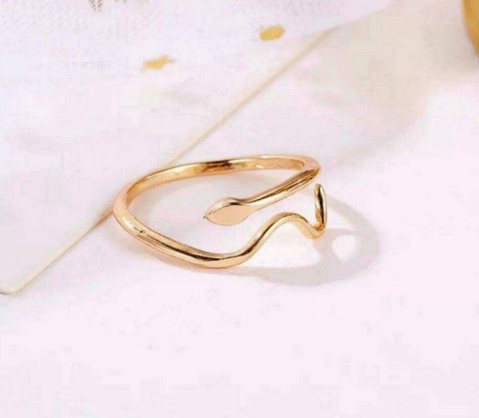 14k Solid Gold Dainty Snake Wrapped Stacking Adjustable Ring Minimalist Band  In New Condition For Sale In Chicago, IL