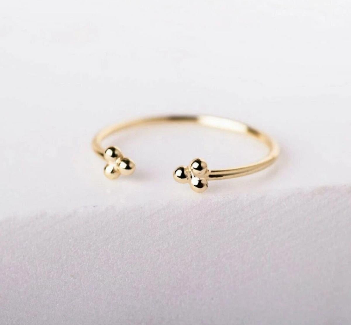 Anello minimalista a tre sfere aperte in oro massiccio 14k. In condizioni Nuovo in vendita a Chicago, IL