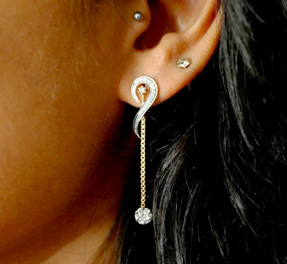 Taglio rotondo Orecchino a goccia rotonda con diamante e catena in oro massiccio 14k in vendita