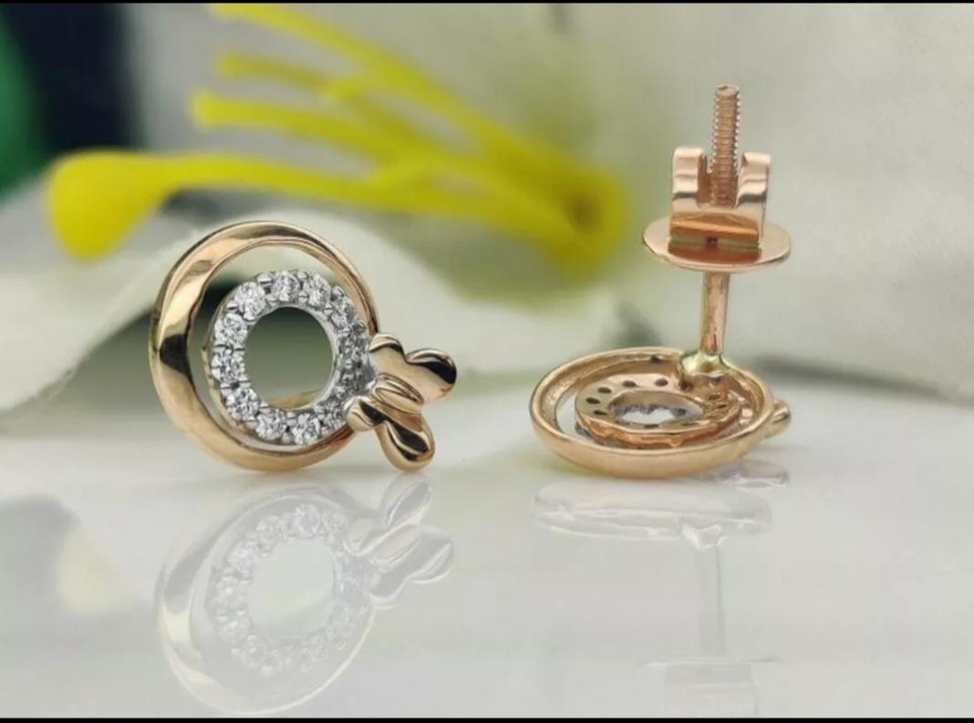 Art Déco Orecchino a farfalla in oro massiccio 14k Orecchini a perno in oro rosa con diamante in vendita