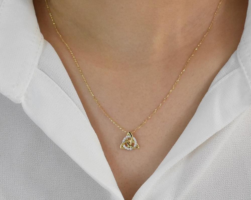 Women's or Men's 14k Solid Gold Diamond Celtic Knot Pendant Necklace Minimalist Diamond Necklace For Sale