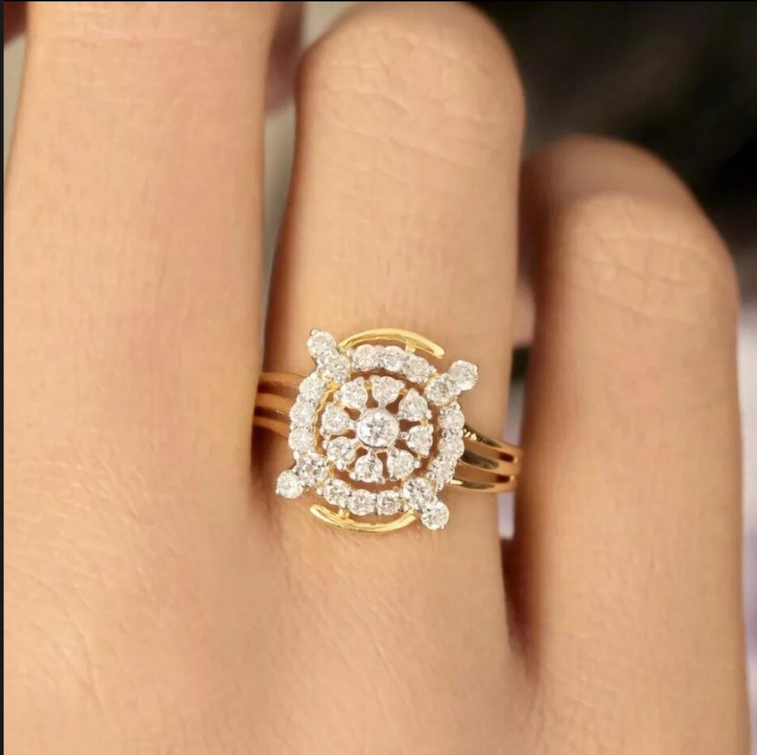 14K Solid Gold Diamond Cocktail Ring Engagement Ring Gift Idea For Women In New Condition For Sale In Chicago, IL