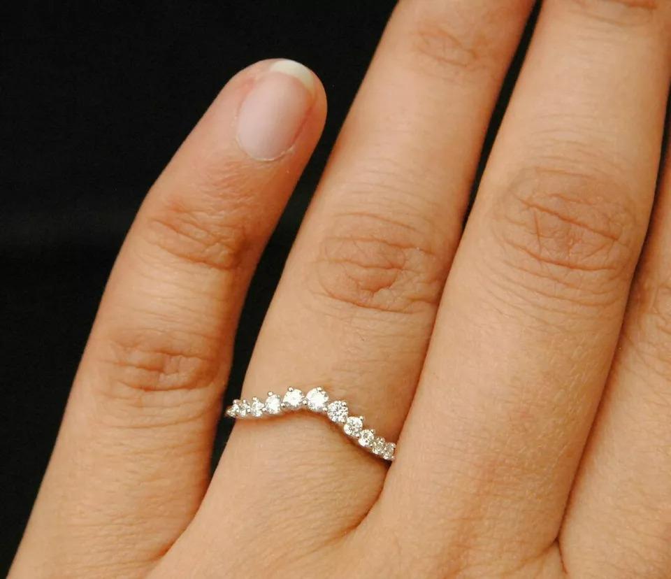 14k Massivgold Diamant geschwungener Ehering mit Stapelring im Zustand „Neu“ im Angebot in Chicago, IL