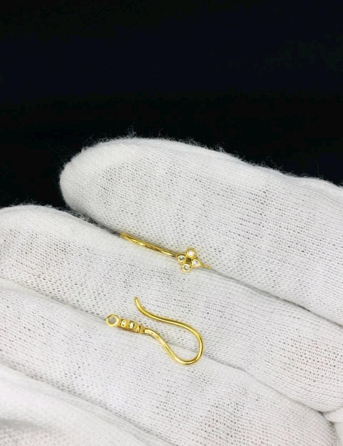 Art Déco Gancio per orecchio con diamante in oro massiccio 14 carati Filo per orecchini Gancio per diamante. in vendita