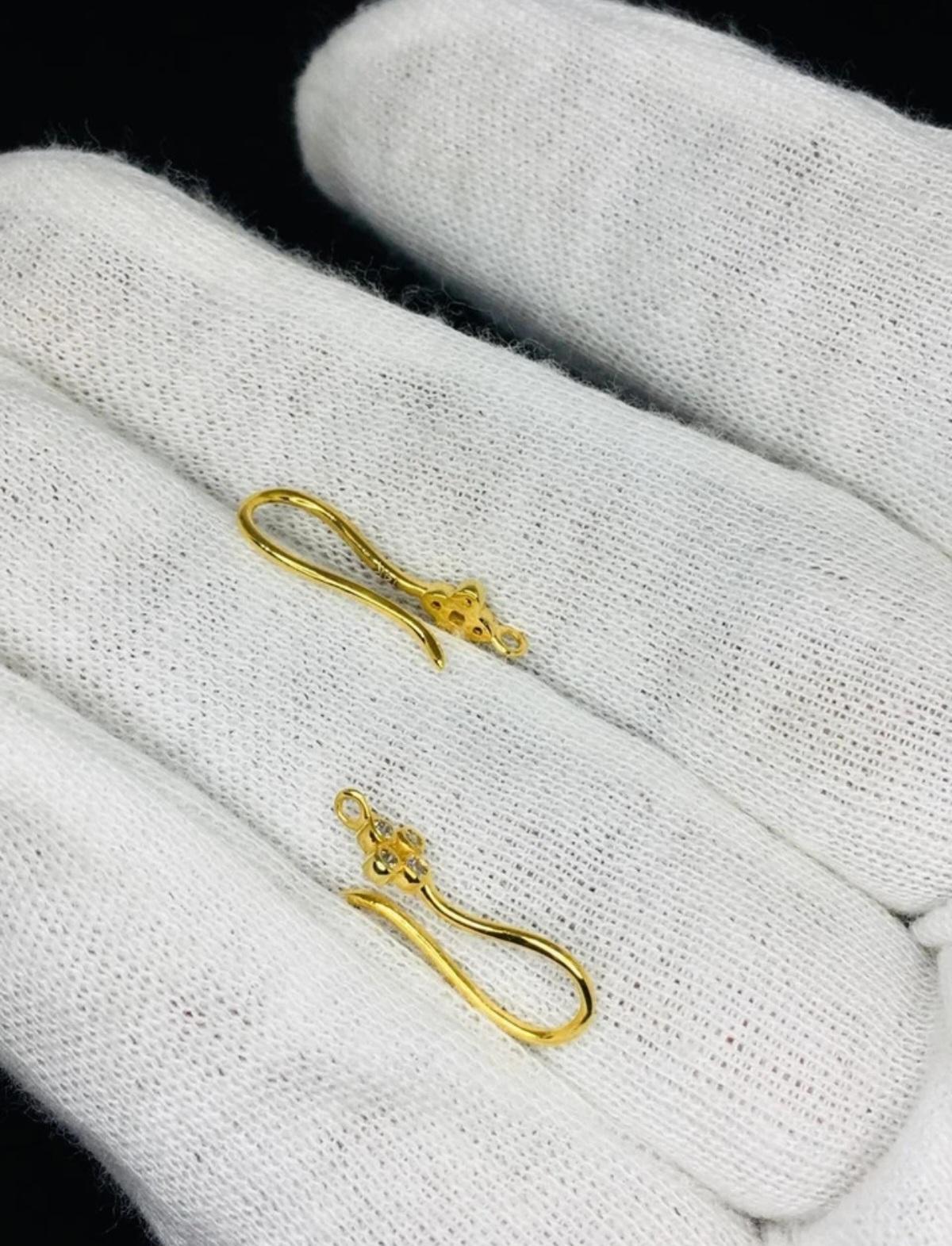 Gancio per orecchio con diamante in oro massiccio 14 carati Filo per orecchini Gancio per diamante. in vendita 1