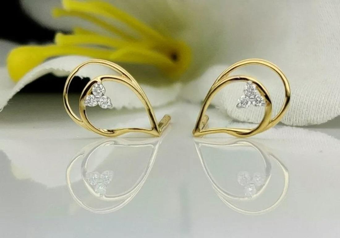 14k Solid Gold Diamond Earring Drop Shape Gold Women Jewelry In New Condition For Sale In Chicago, IL