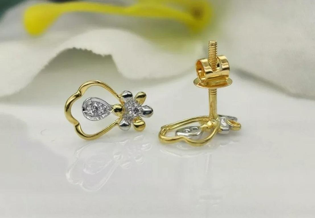 Round Cut 14k Solid Gold Diamond Earring Floral Shape Diamond For Sale