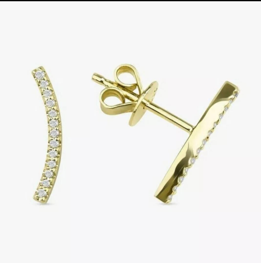 Orecchini con diamanti in oro massiccio 14K Mini orecchini a polsino Regalo di Natale per le donne. In condizioni Nuovo in vendita a Chicago, IL