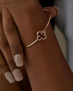 Bracelet flexible en or massif 14k avec fleurs et diamants