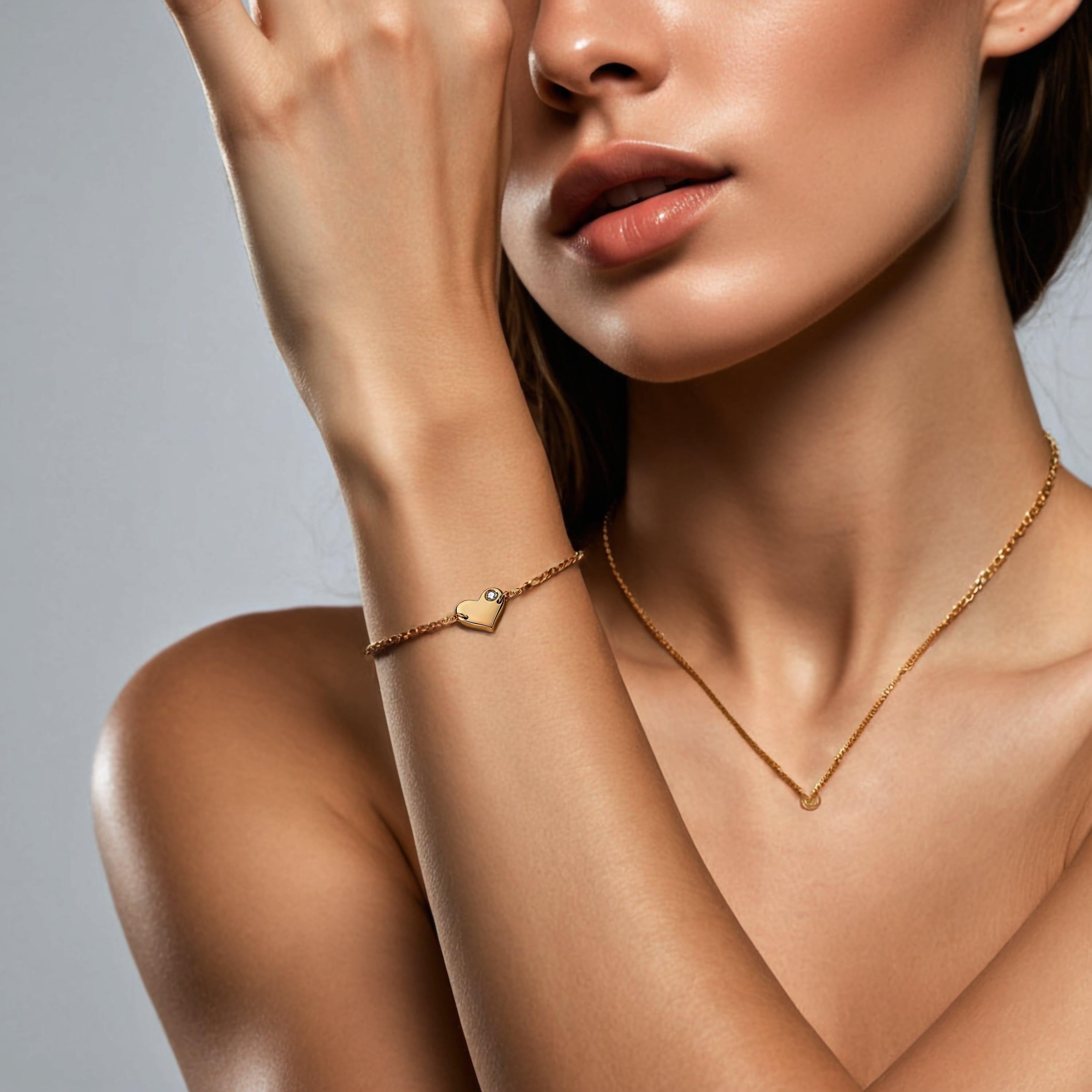 Perfect for layering or wearing alone as a statement, this bracelet is versatile enough for everyday wear while exuding sophistication. A must-have for any jewelry lover, it’s a piece that blends classic beauty with modern style.

Earring