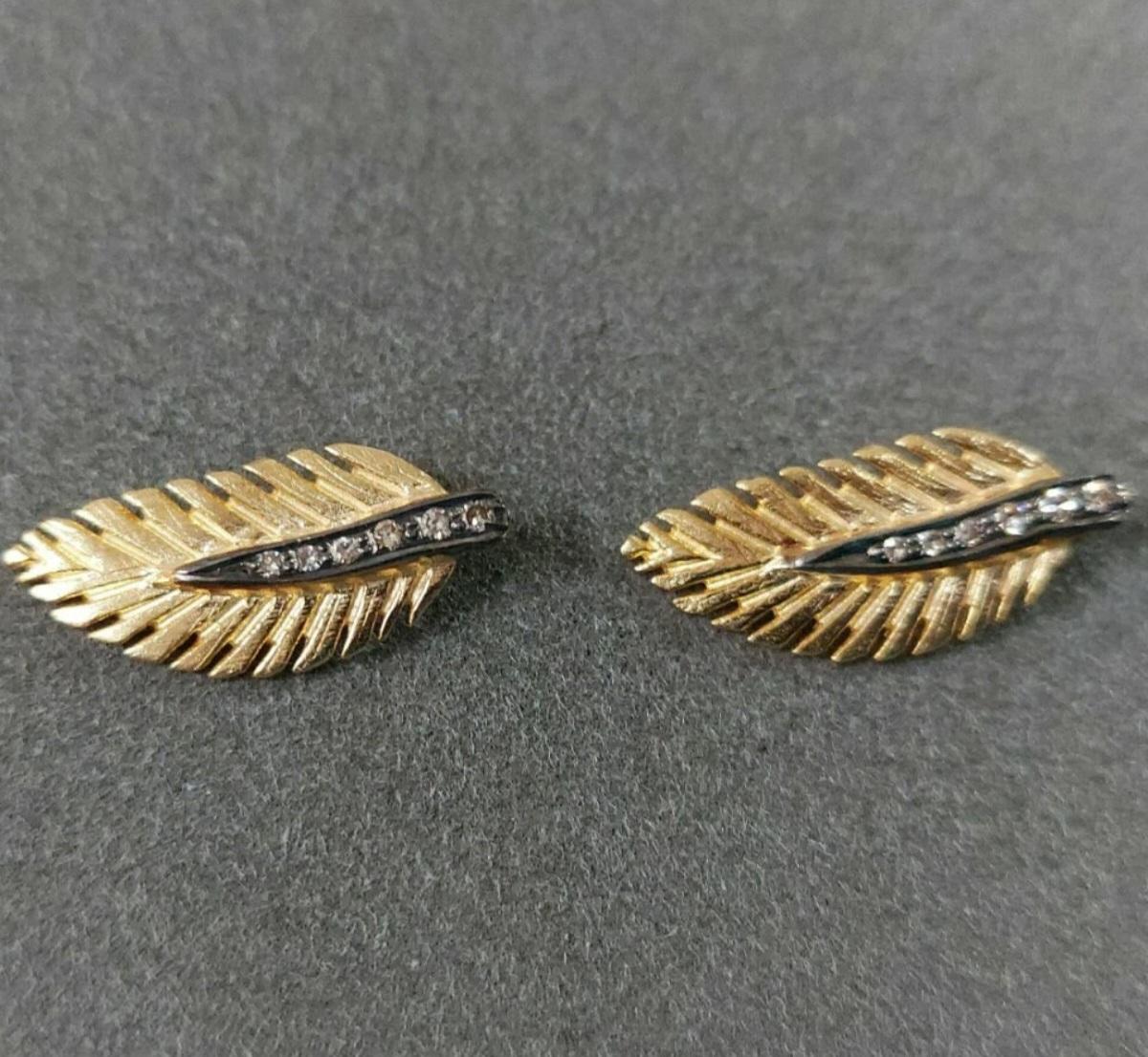 Art Deco 14k Solid Gold Diamond Leaf Pendant Gold Jewelry  Feather Pendant Textured Leaf For Sale
