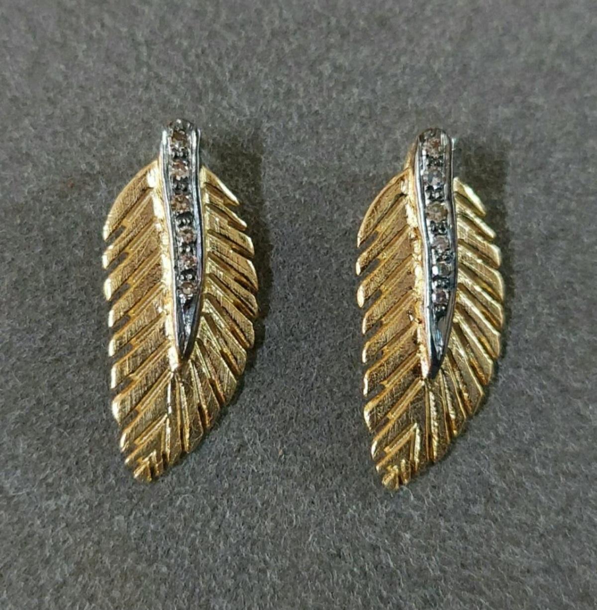 14k Solid Gold Diamond Leaf Pendant Gold Jewelry  Feather Pendant Textured Leaf For Sale 3