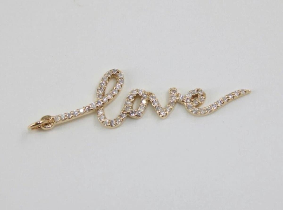 14K Solid Gold Diamond Love Pendant Jewelry Beautiful Diamond Christmas Jewelry. In New Condition For Sale In Chicago, IL