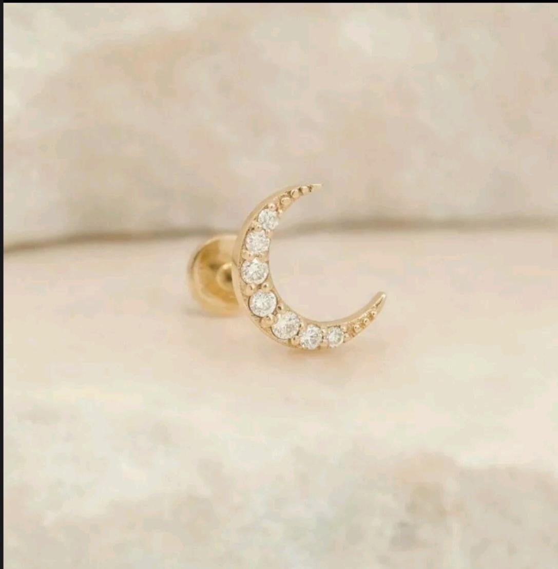 Donna Gioielli per piercing all'orecchio/naso in oro massiccio 14K con perno a forma di luna con diamante in vendita