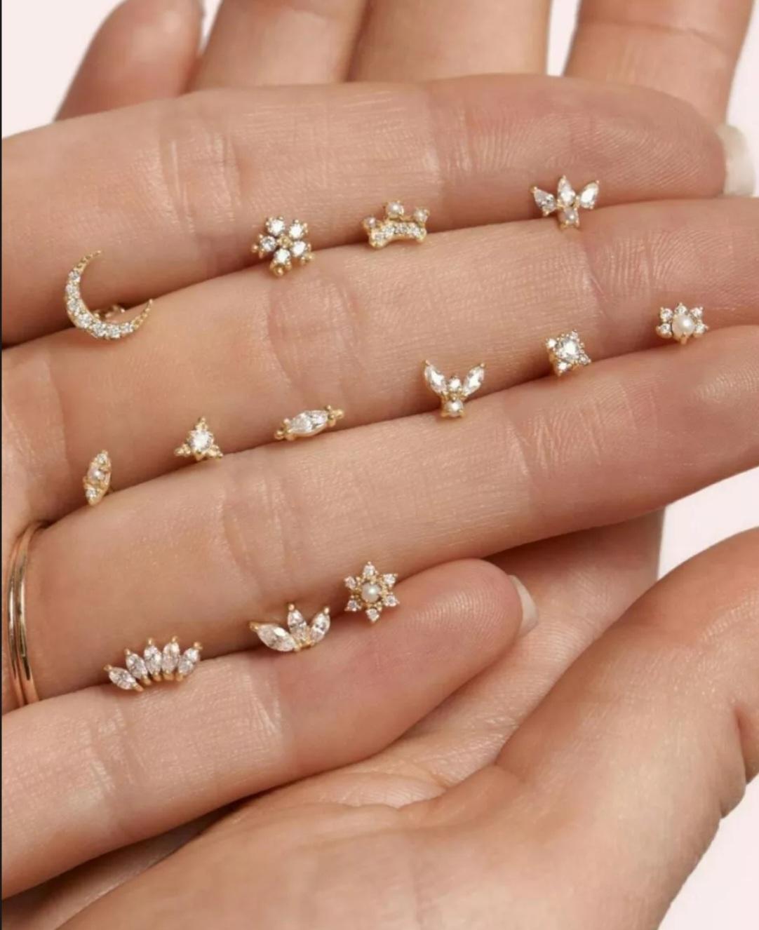 Gioielli per piercing all'orecchio/naso in oro massiccio 14K con perno a forma di luna con diamante in vendita 2