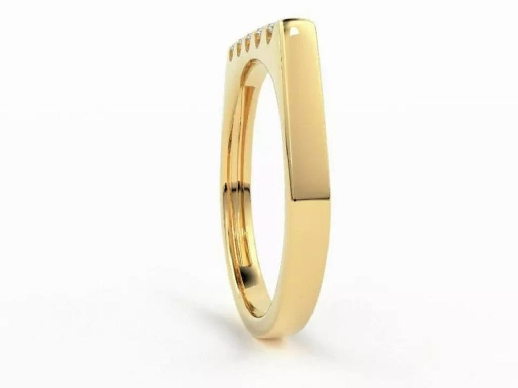 14K Solid Gold Diamond Signet Pinky Ring In New Condition For Sale In Chicago, IL