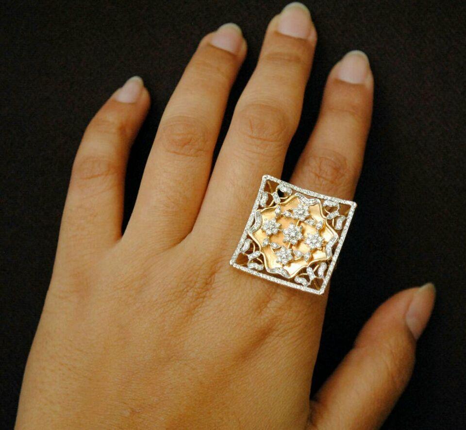 14k Solid Gold Diamond Square Statement Filigree Cocktail Ring In New Condition For Sale In Chicago, IL