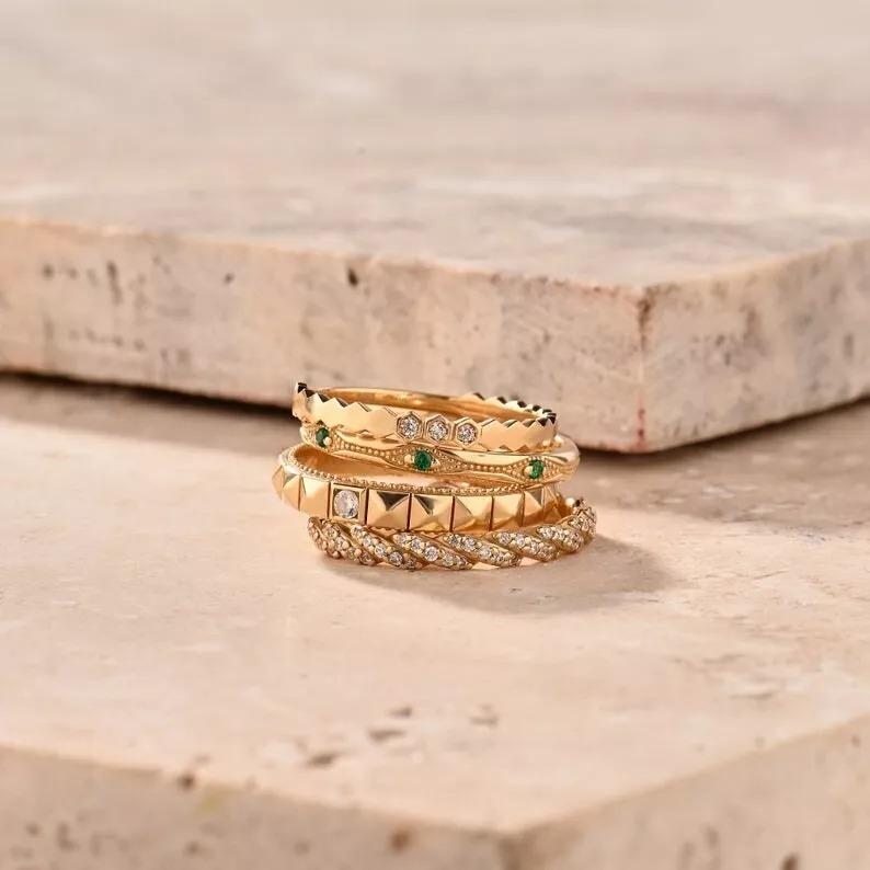 14K Solid Gold Diamond Studded Hexagon Shape Ring Band For Women Birthday Gift. For Sale 8
