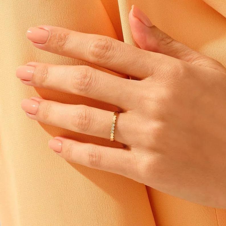 Women's or Men's 14K Solid Gold Diamond Studded Hexagon Shape Ring Band For Women Birthday Gift. For Sale