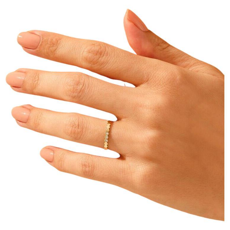 Sechseckiger 14K Massivgold-Diamant-Ringringring mit Nieten in Form eines Sechseckigen für Damen Geburtstagsgeschenks im Angebot