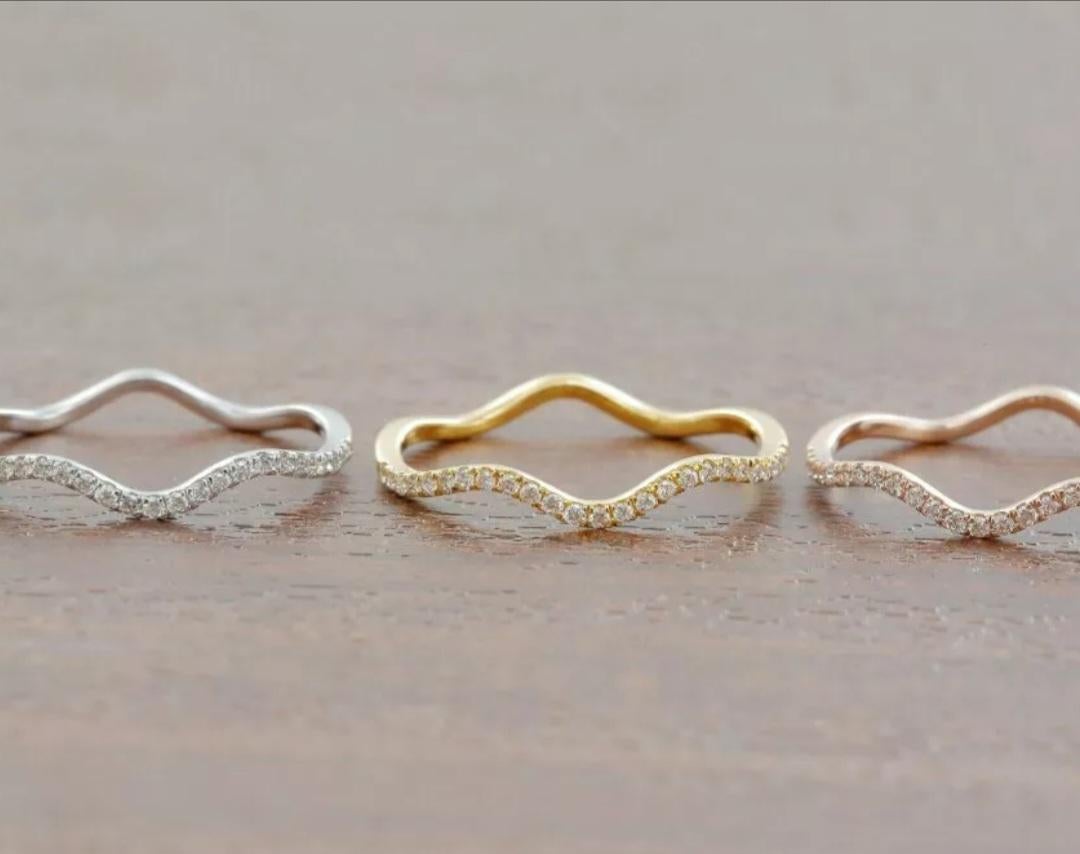 Round Cut 14k Solid Gold Diamond Wave Ring Eternity Diamond Band Ring Stackable Jewelry. For Sale