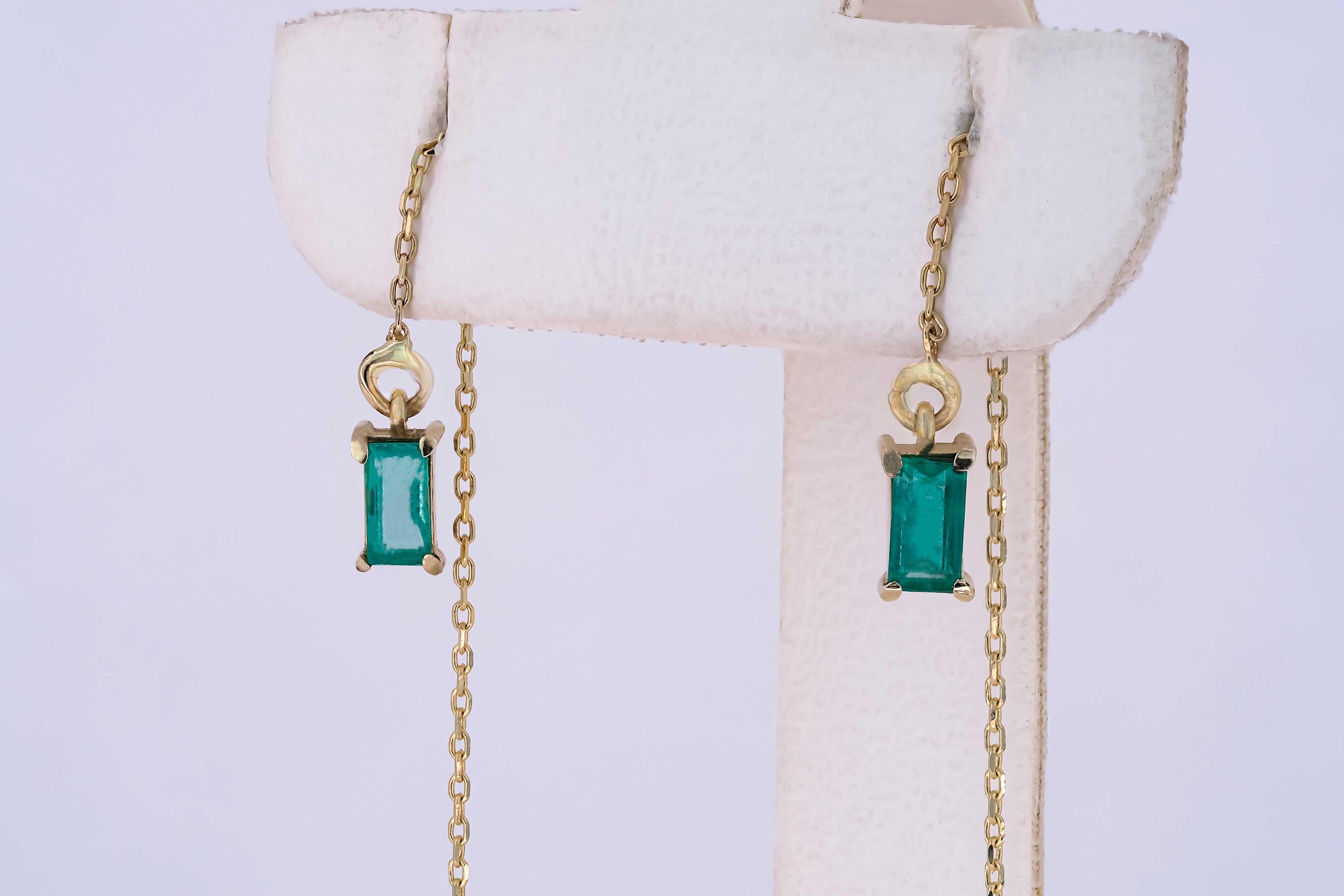 14k Solid Gold Drop Earrings with Emeralds, Chain Gold Earrings For Sale 1