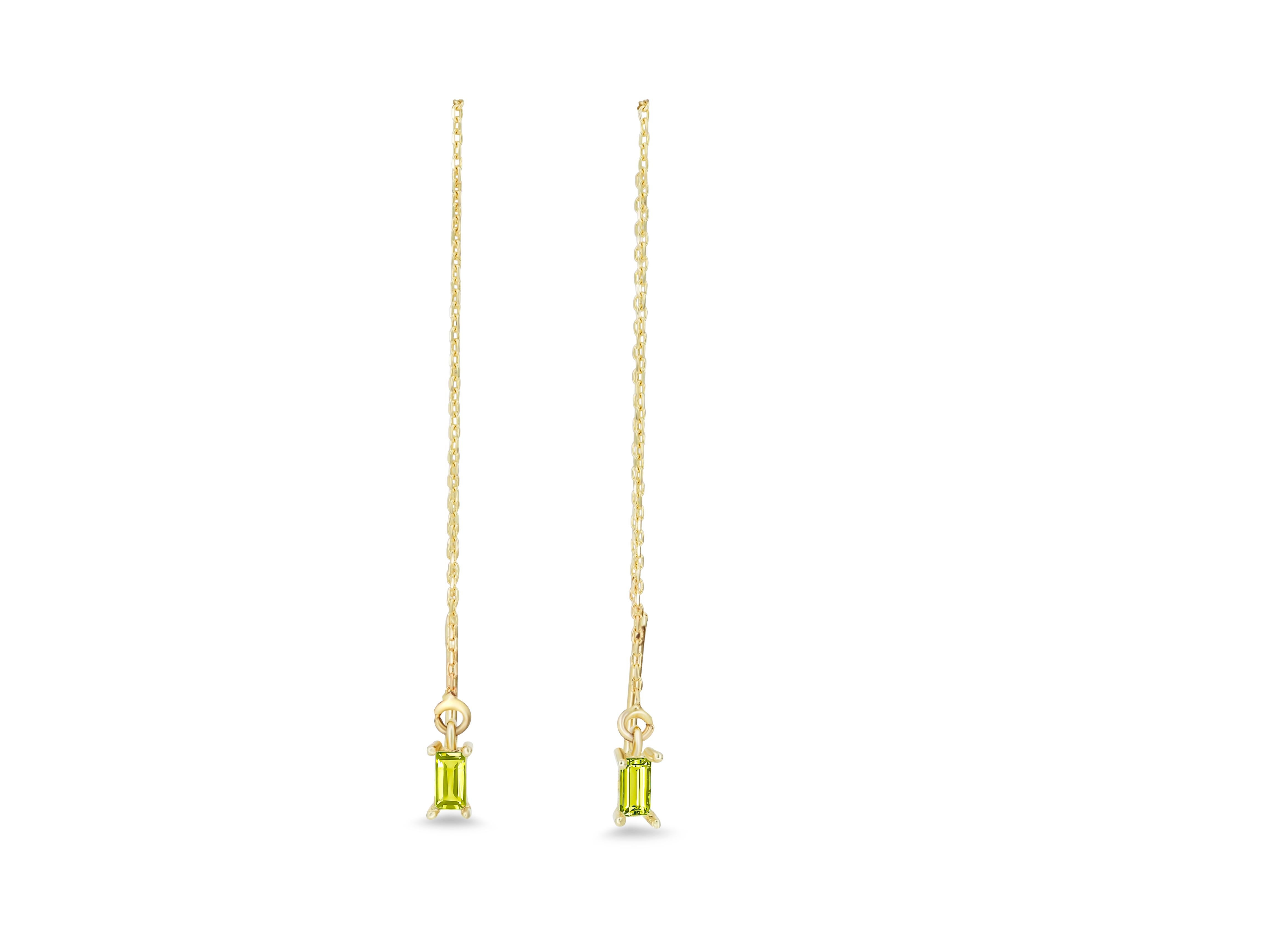 Modern 14k Solid Gold Drop Earrings with Peridot, Chain Gold Earrings For Sale