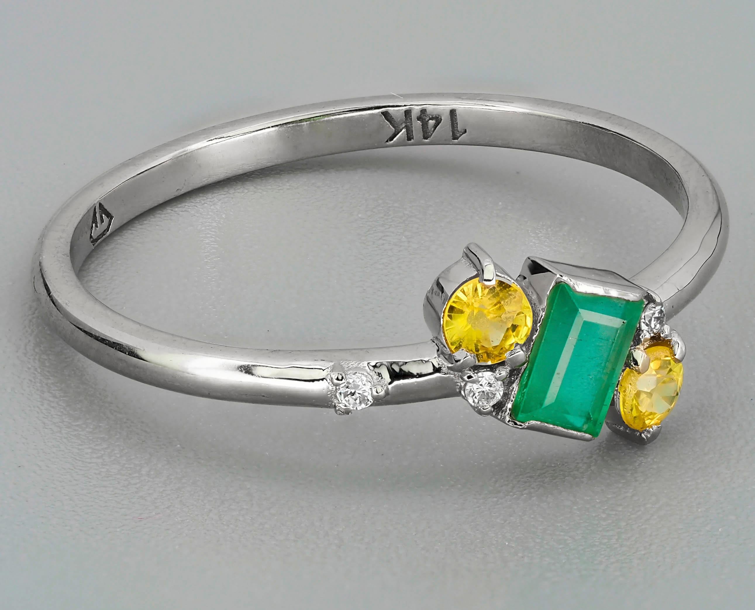 Modern 14k solid gold emerald ring.  For Sale