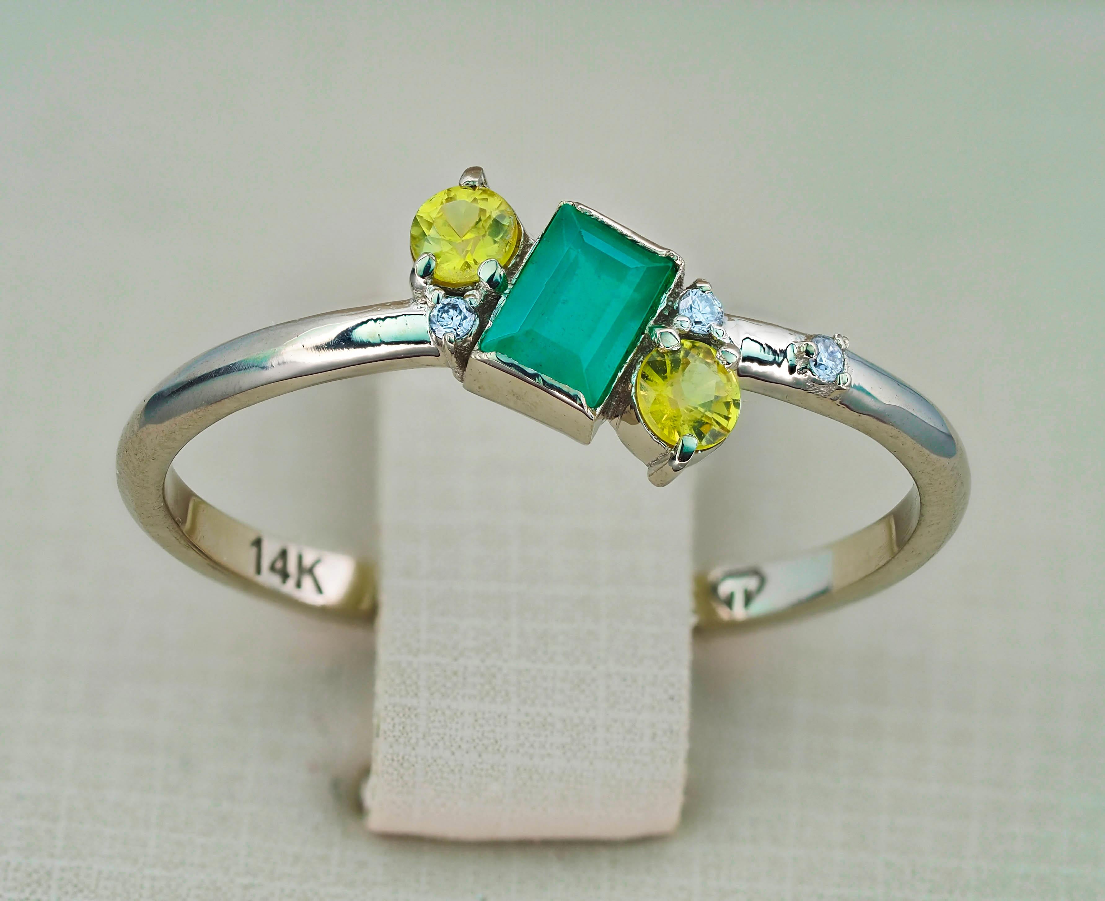 14k solid gold emerald ring.  For Sale 2