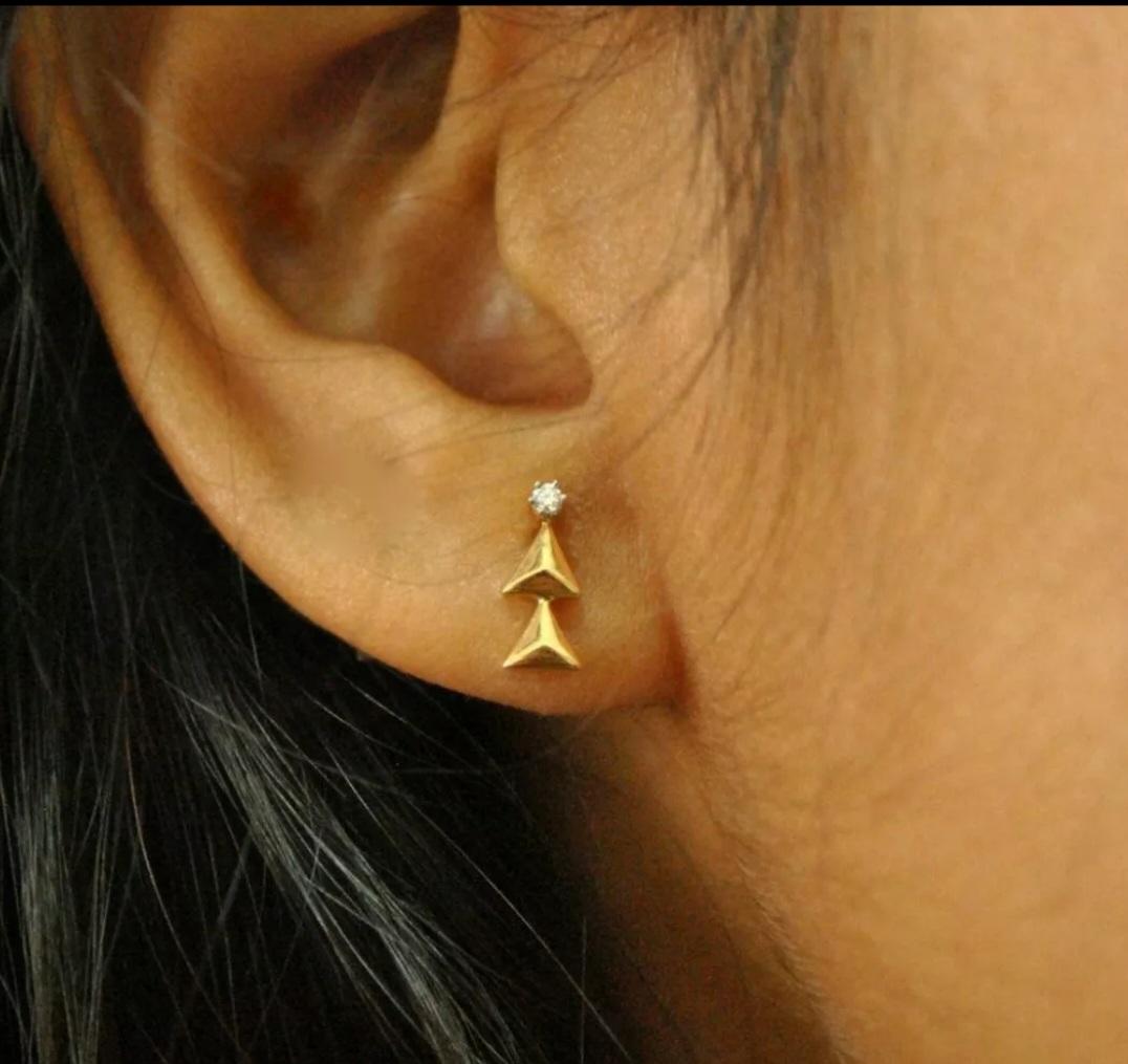 Boucles d'oreilles créatives en or massif 14K Boucles d'oreilles classiques en diamant pour femmes en vente 5