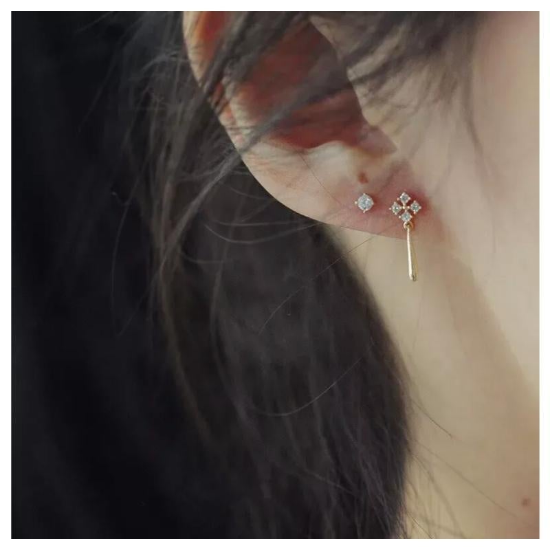 Round Cut 14K Solid Gold European Simple Snowflake Drop Earring Natural Diamond For Sale