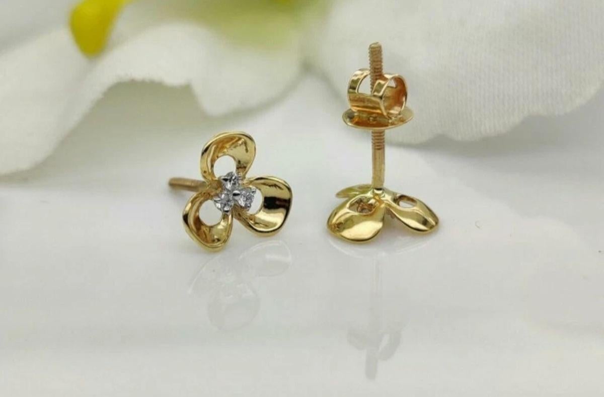 14k Solid Gold Floral Diamond Earring Dainty Diamond Gold Flower Statement Gift. For Sale 4